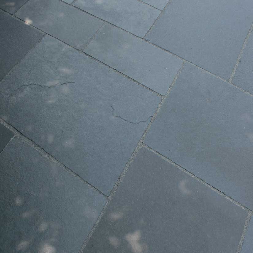 Carbon Traditional Edge Mixed Size Pack